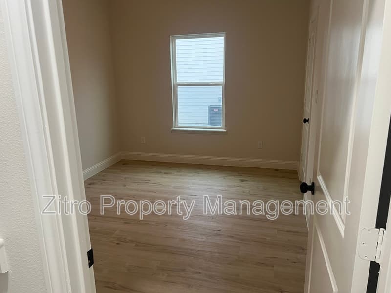Fort Worth House: 4441 Wayside Ave