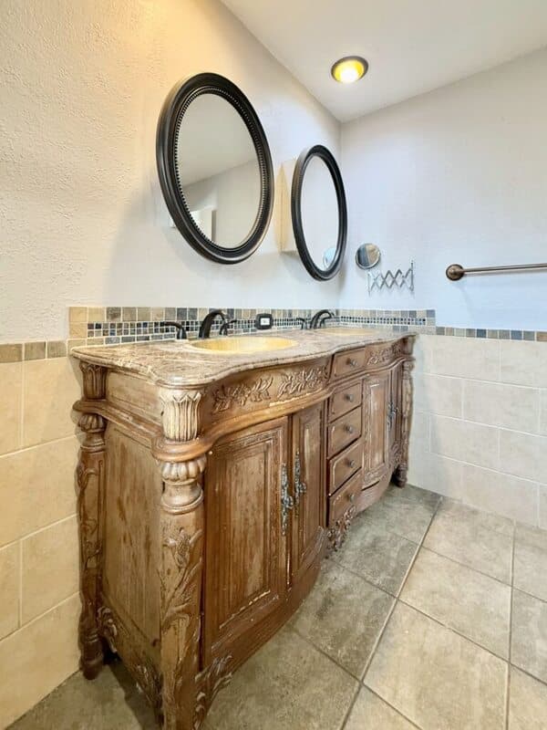 St. Petersburg House: 6943 Buhrley Terrace North