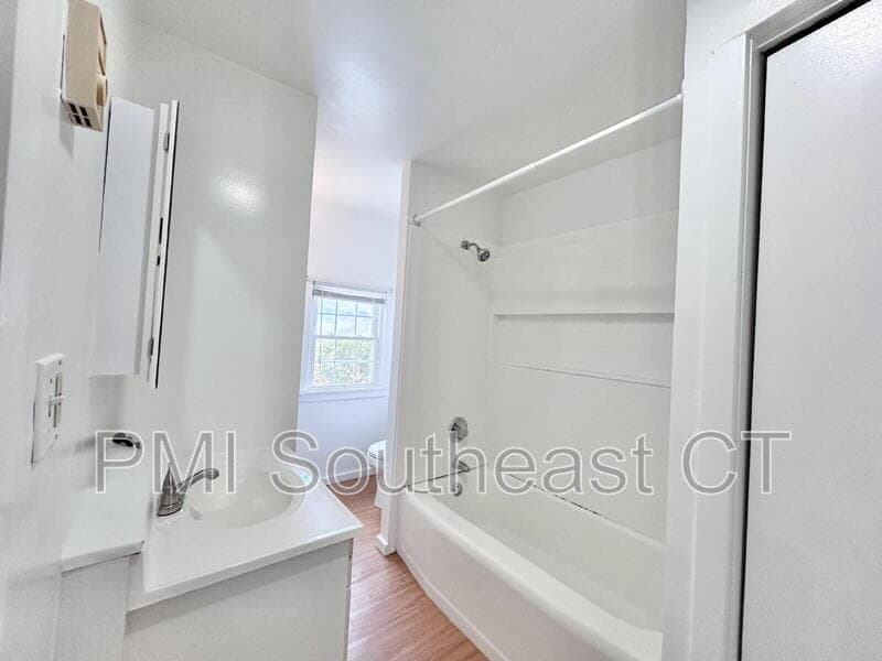 New London Condo: 39 Shaw St