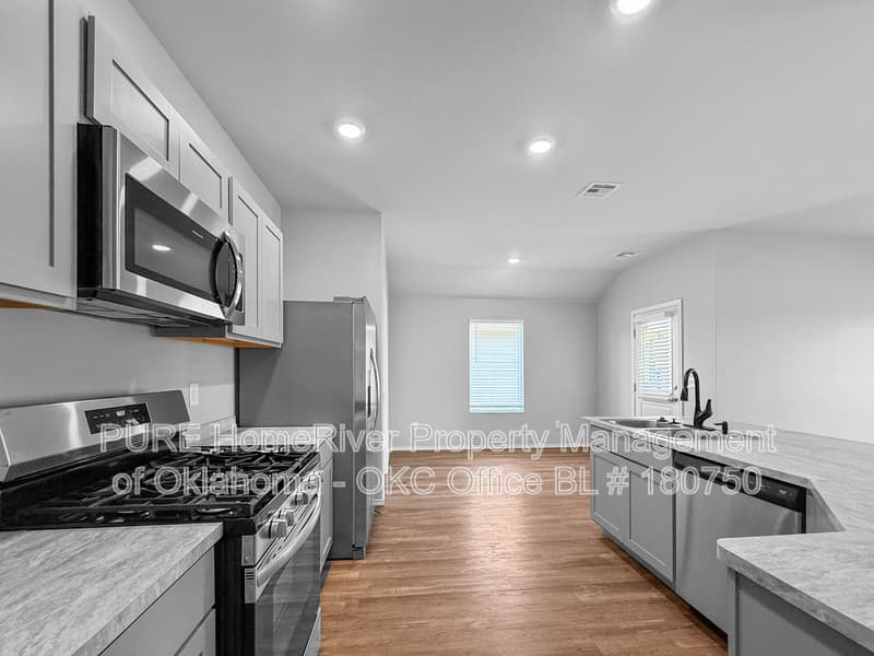 Chickasha House: 2014 Taylor St