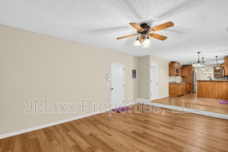 Lithonia House: 1560 Rogers Crossing Dr