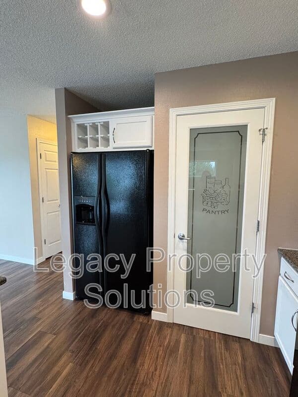 Mandan House: 3721 48th Street NW