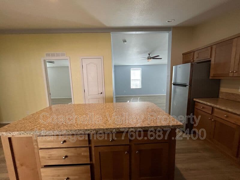 Desert Hot Springs House: 15300 Palm Dr
