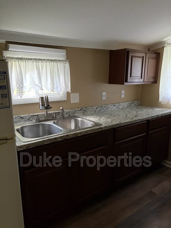 Manlius Condo: 211 Pleasant St C
