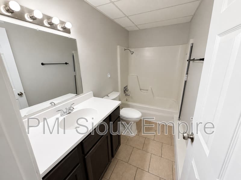 Sioux Falls Condo: 705 W 18th St