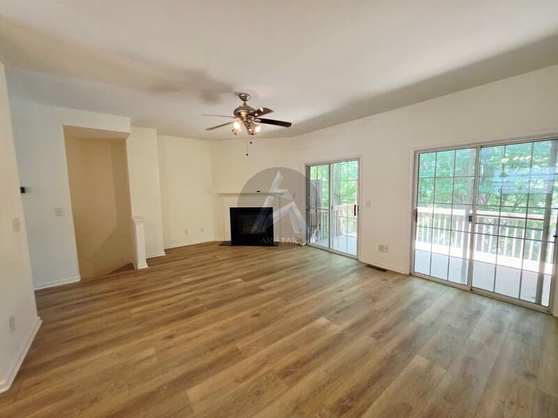 Kennesaw House: 1440 Dolcetto Trce