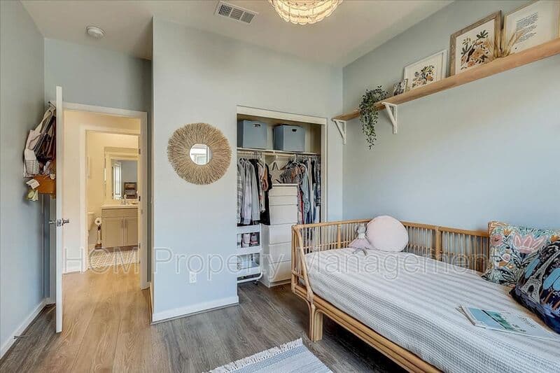 Lake Forest House: 303 Limestone