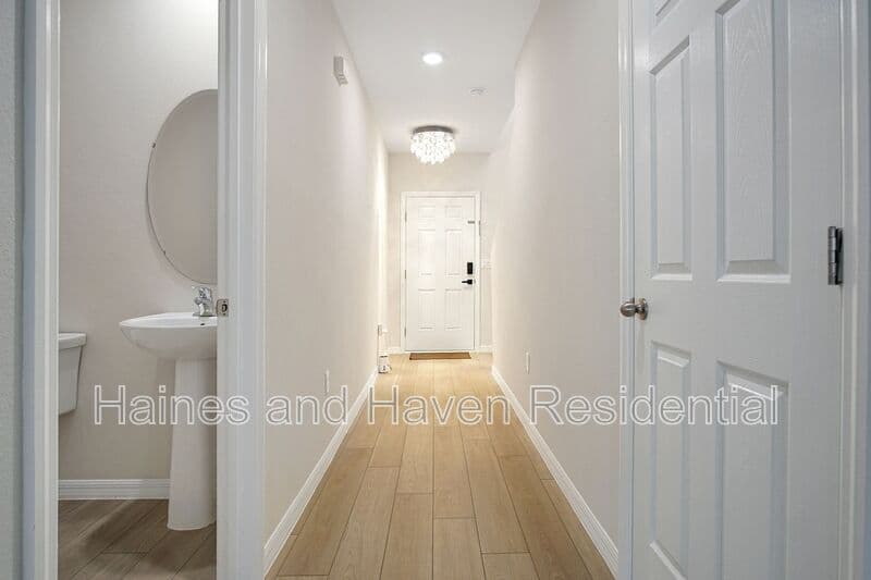 Lake Hamilton House: 3889 Geranium Ave