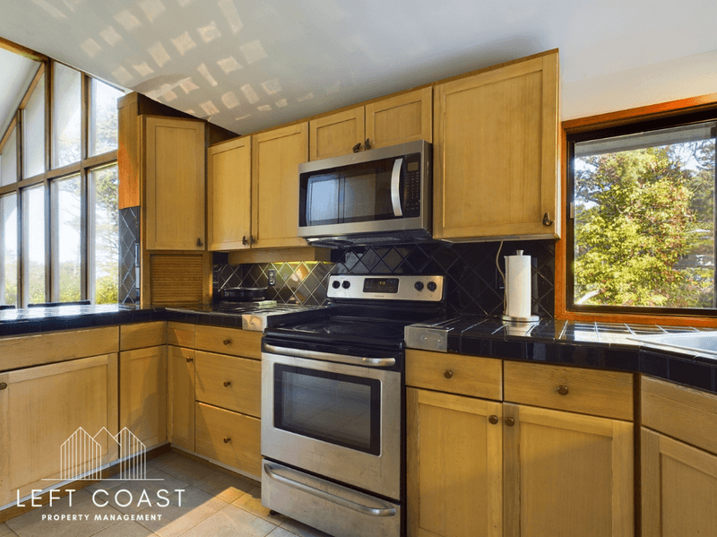Lincoln City House: 132 Salishan Drive