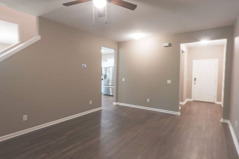Richmond Hill House: 34 Crown Ct
