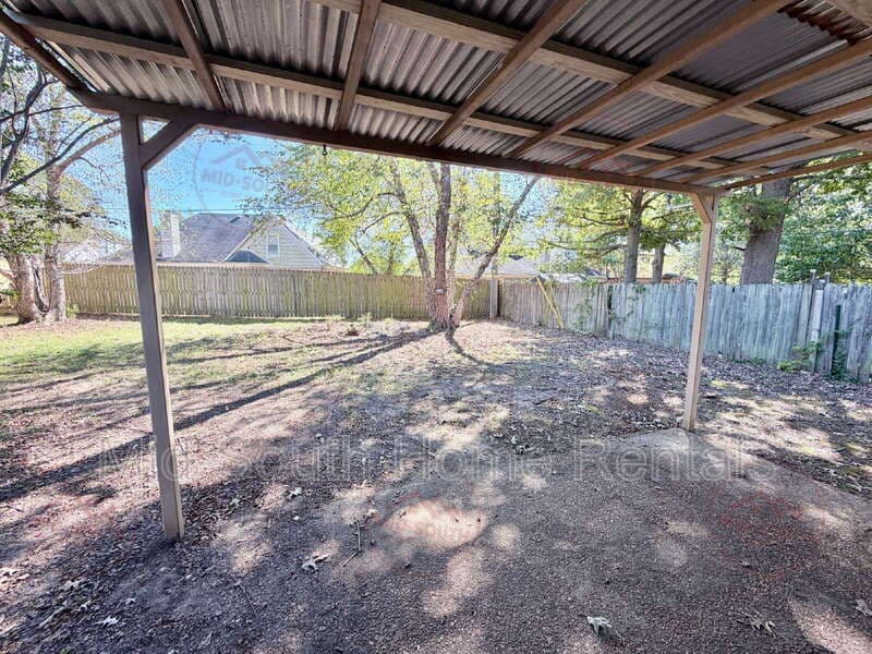 Cordova House: 8685 Sandy Hill Cove E.
