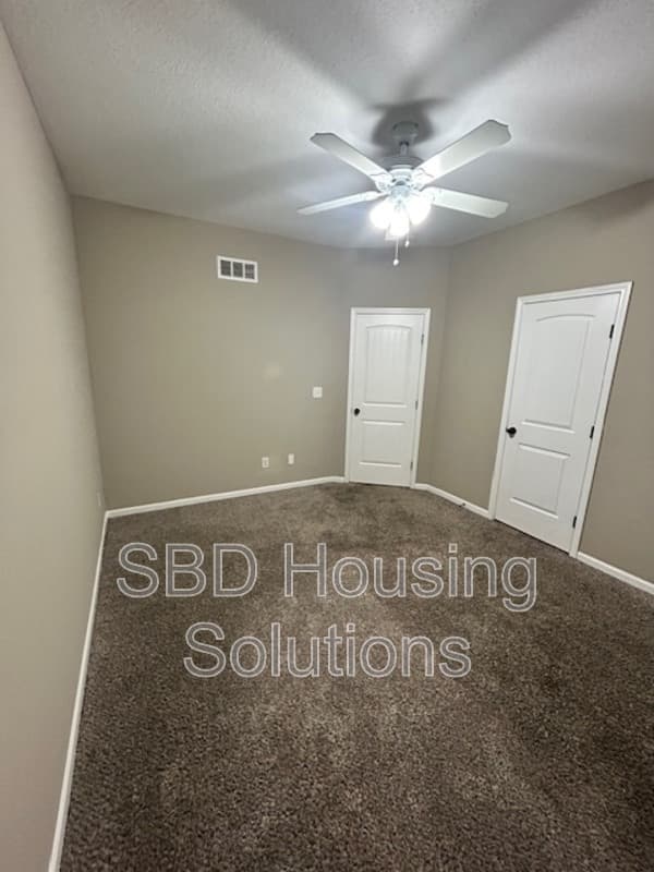 Blue Springs House: 8901 SW 8th St