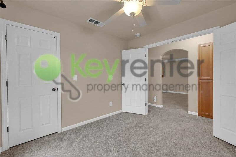 Roseville House: 1682 Loon Lake Street