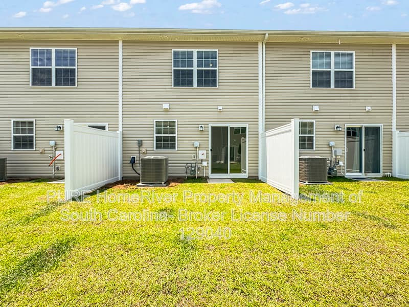 Gilbert Townhome: 314 Livesey Ln
