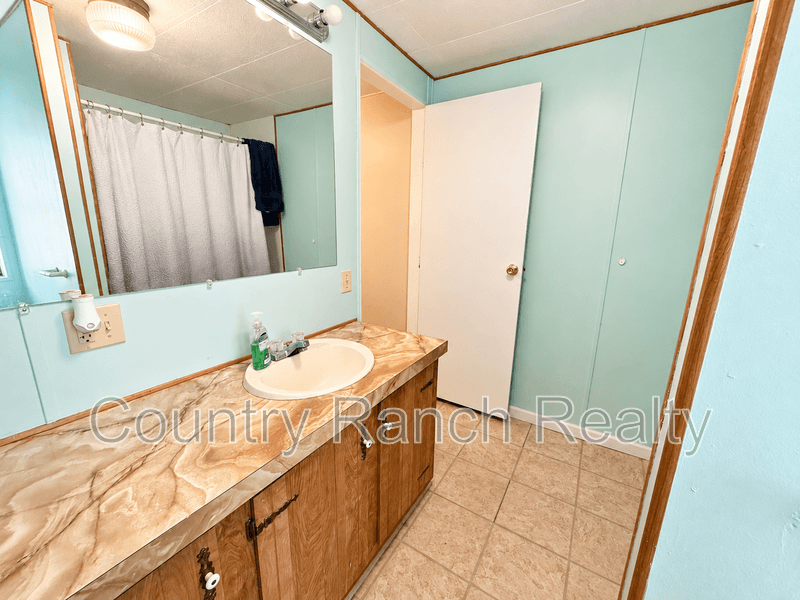 Bullhead City House: 1635 Yale Drive