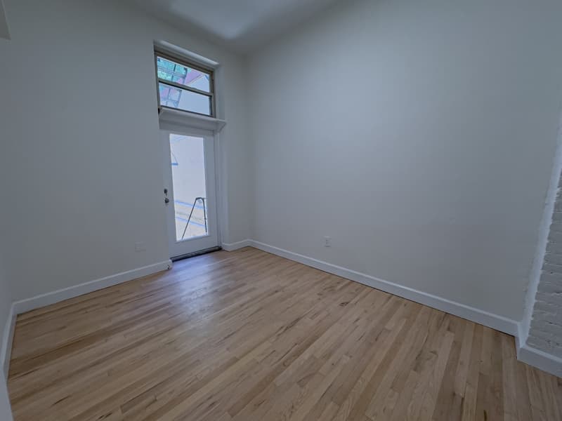 Philadelphia Condo: 2013 Green St - 2FL