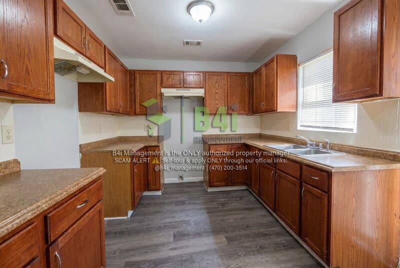 Atlanta House: 179 Ruzelle Drive Southeast