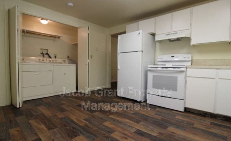 Pocatello House: 1380 E Poplar