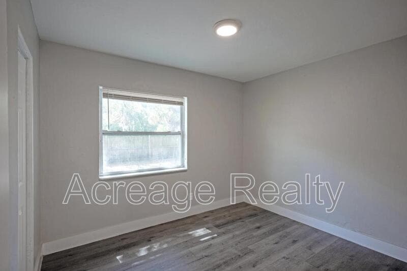 Jacksonville House: 1652 Myrtle Ave N
