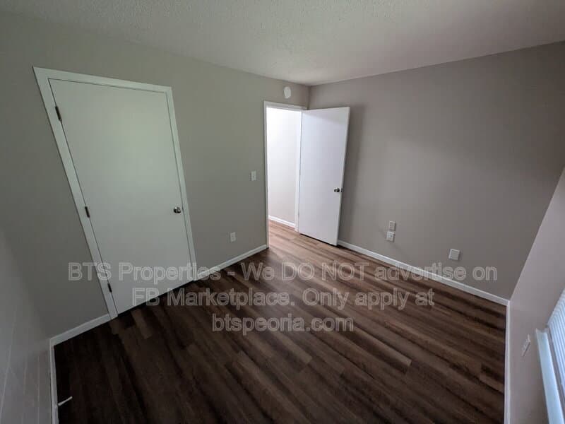 Peoria House: 3426 W Dorchester Ridge