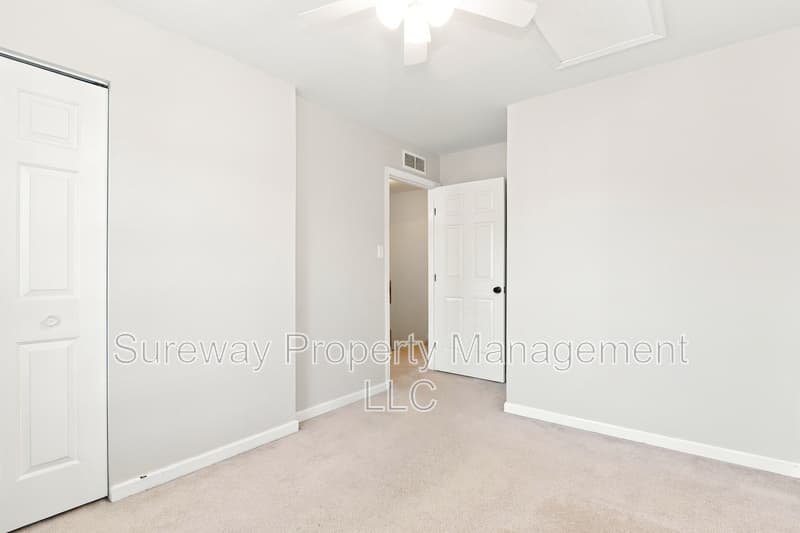 Burlington Townhome: 15 Guilford Place
