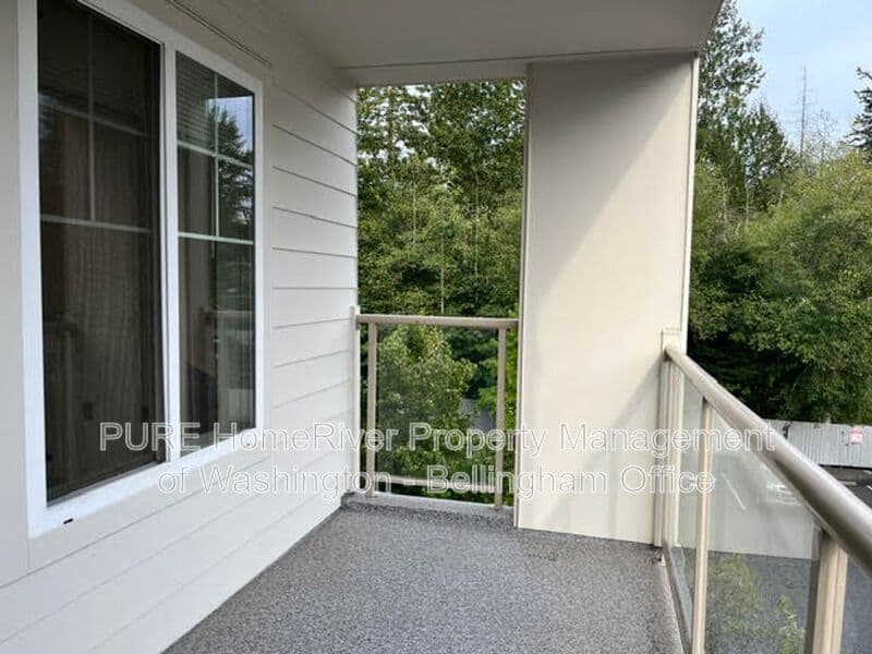 Bellingham Apartment: 4370-4380 Tull Road