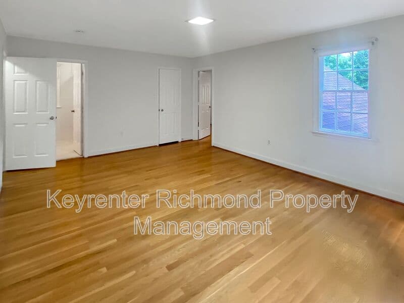 Chesterfield House: 9310 Redbridge Road