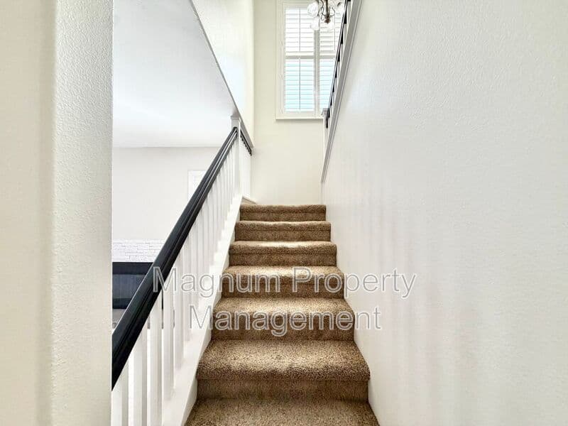 Murrieta House: 37168 Santa Rosa Glen Dr