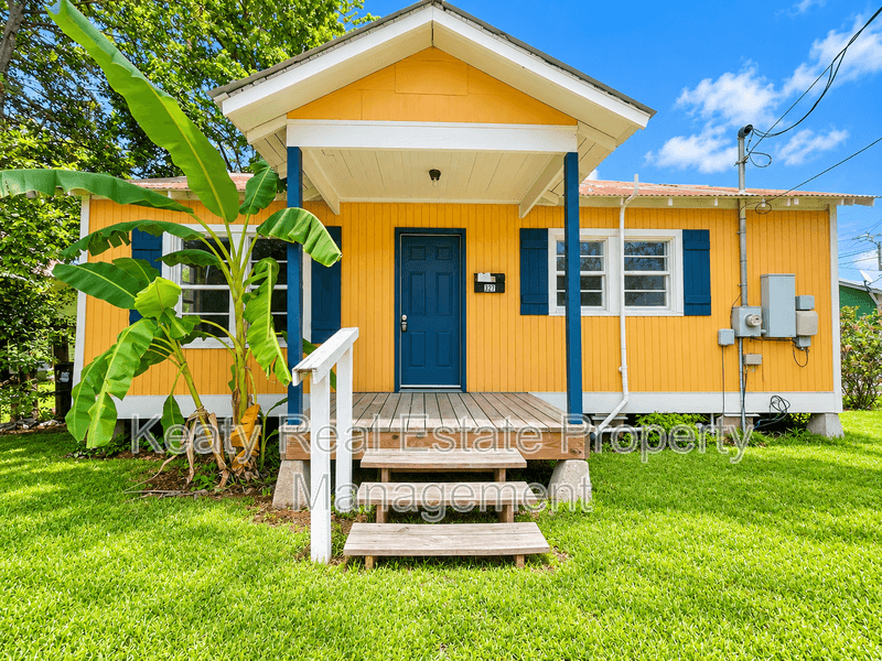 Lafayette House: 327 Stewart Street