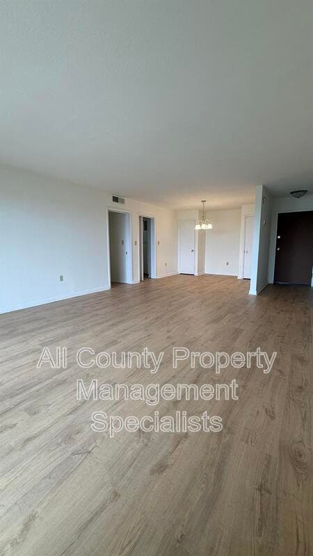 Columbia Condo: 1825 Saint Julian Pl