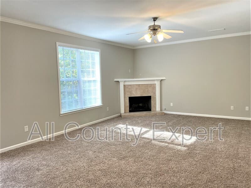 Snellville House: 2370 Temple View Ct