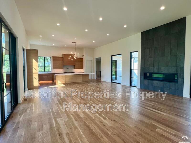 Lawrence House: 1840 Quail Creek Drive