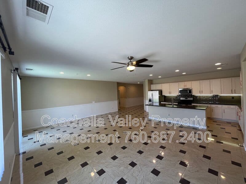 Coachella House: 49126 Pluma Roja Place