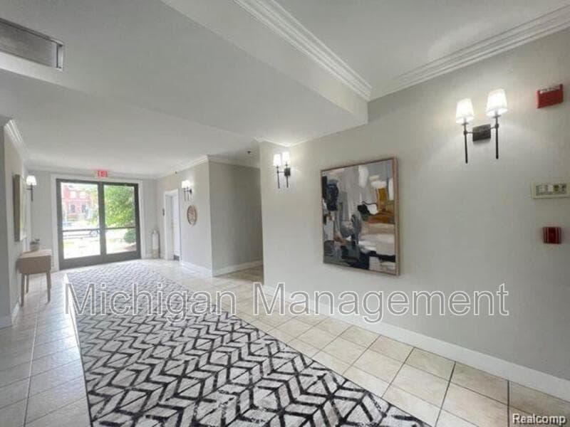 Birmingham Condo: 2727 E Maple Rd