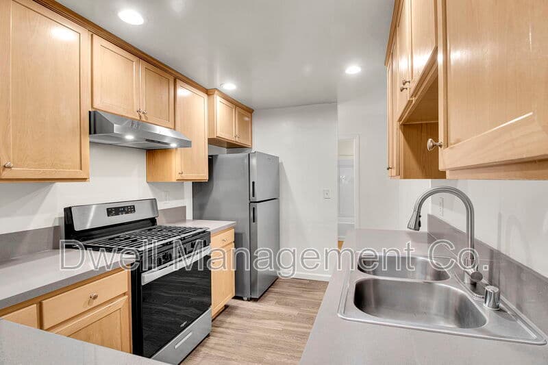 Spring Valley House: 9105 Rosedale Dr