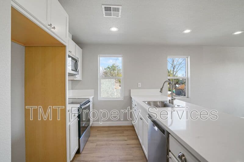 Sacramento House: 4190 35th Street