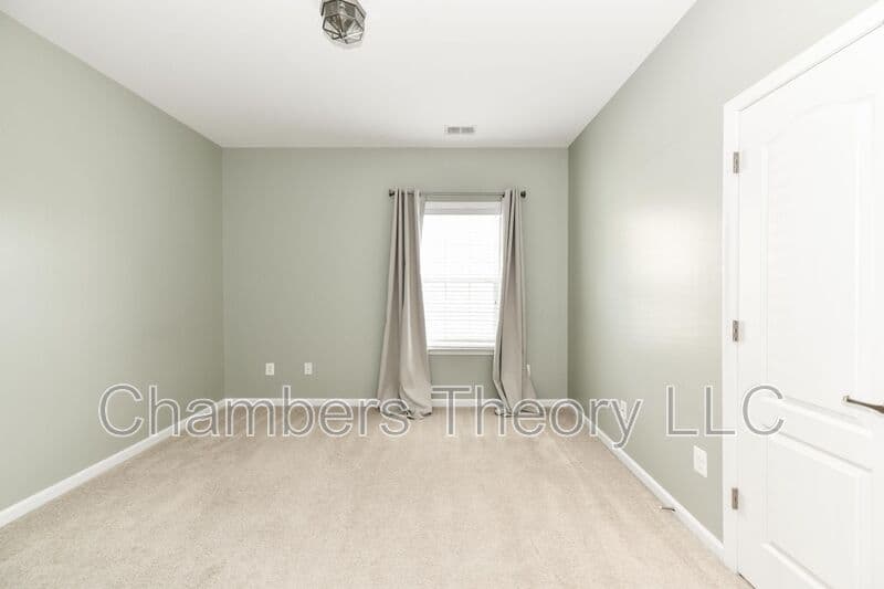 Ashburn House: 21026 Potomac Trail Cir