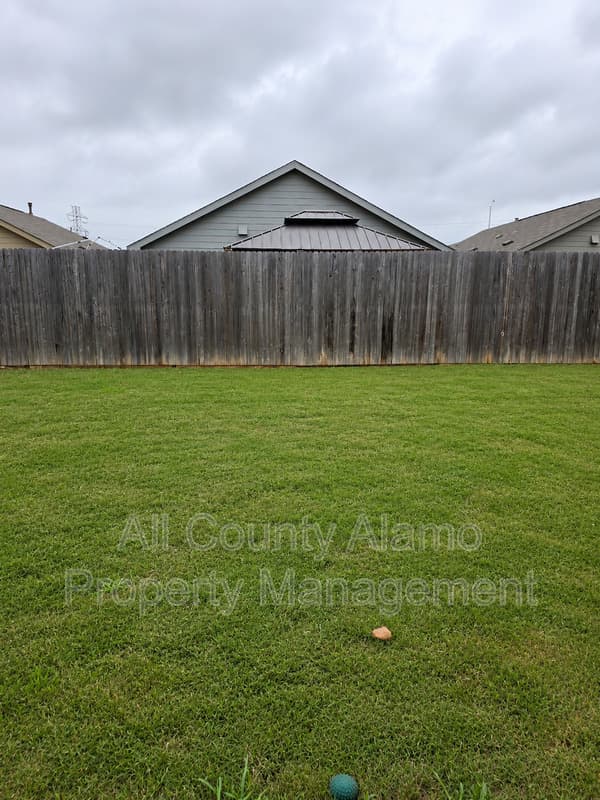 Seguin House: 9258 Honey Mesquite
