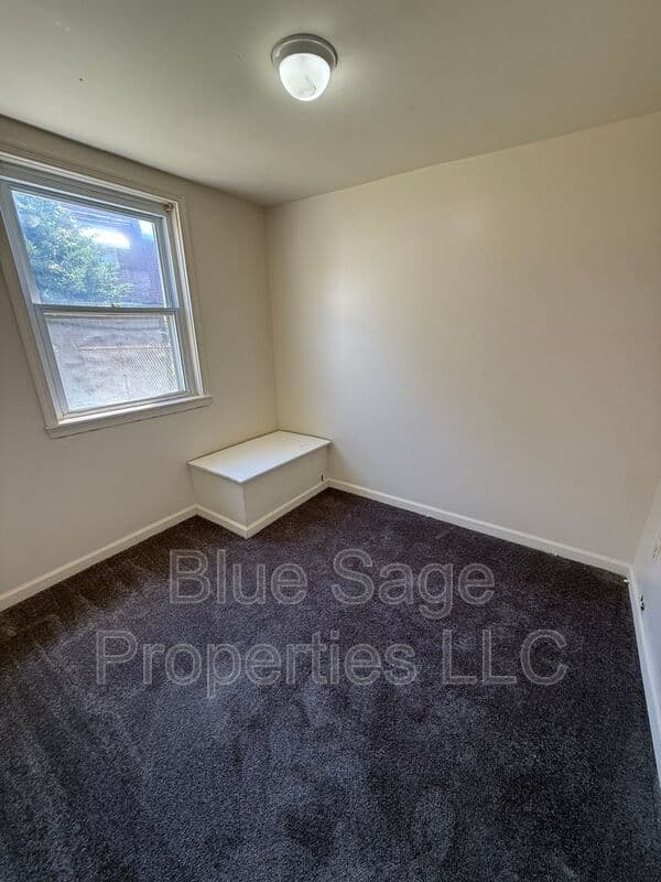 Linwood House: 1427 Simpson St