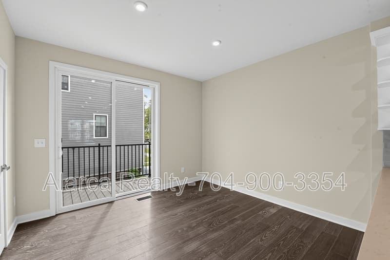 Charlotte Townhome: 3737 S Tryon St