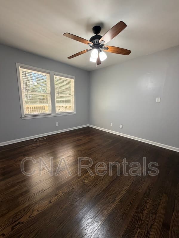 Smyrna House: 2047 Benson Ave SE