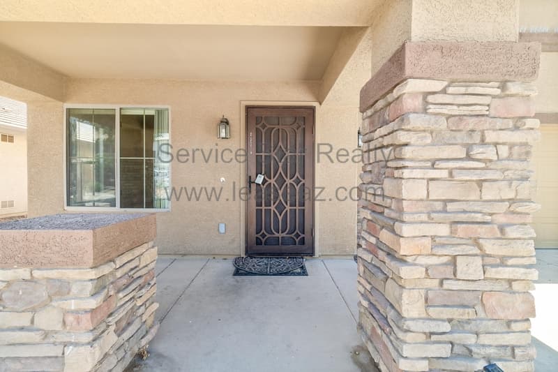 Maricopa House: 41881 W Avella Dr