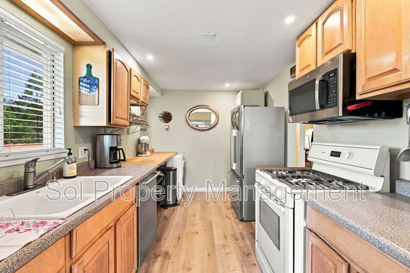 Santa Cruz House: 140 Spaten Way