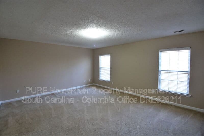 Columbia House: 581 Heron Glen Dr