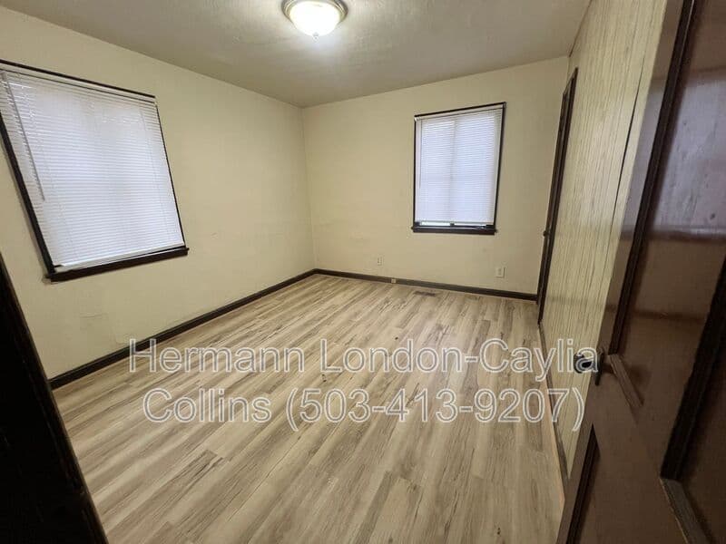 Saint Louis House: 5657 Sunbury Ave