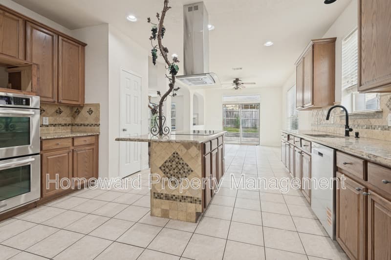 Euless House: 307 Moonlight Drive