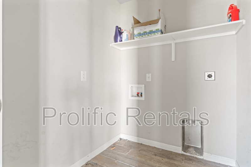Killeen House: 6117 Verde Drive