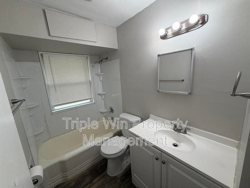 Florissant House: 740 Crowder Dr.