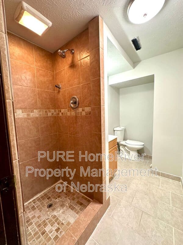 Omaha House: 12143 Ohern St