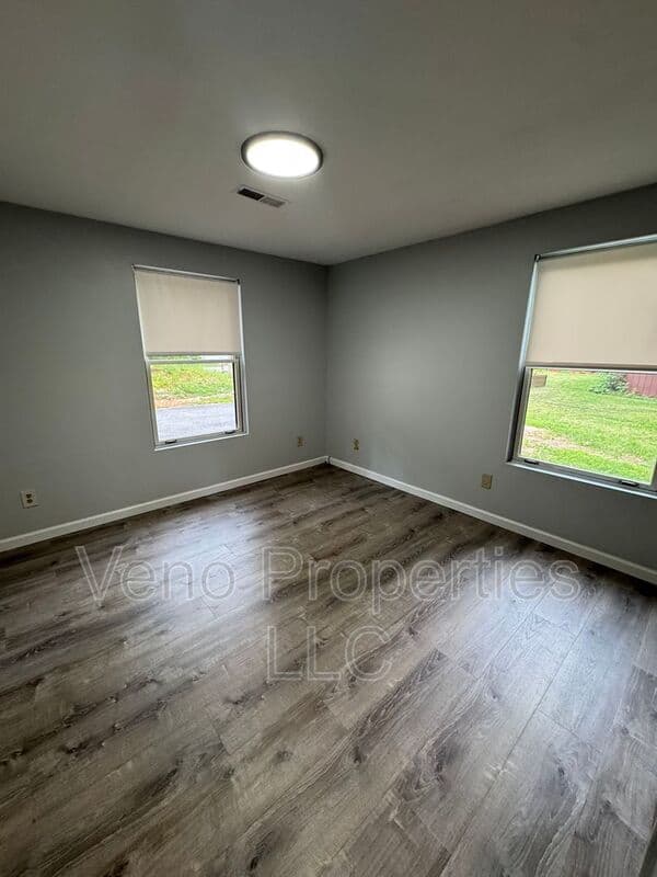 Ballston Spa House: 17 Sand Spurrey Road